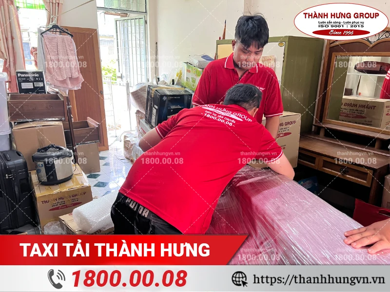Đàn piano được đóng gói cẩn thận trước khi vận chuyển