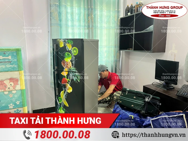 Tủ lạnh được bọc lót cẩn thận tránh hư hỏng khi vận chuyển