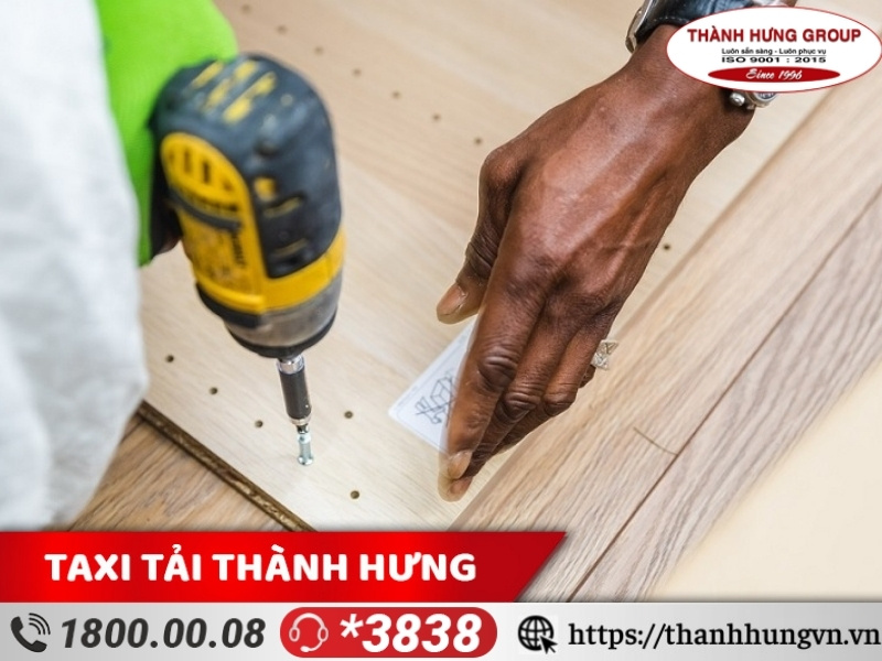 Chuẩn bị kỹ trước khi tháo dỡ tủ quần áo