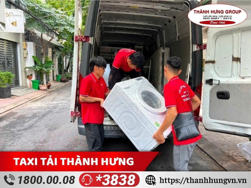 Đặt máy giặt lên xe và di chuyển cẩn thận