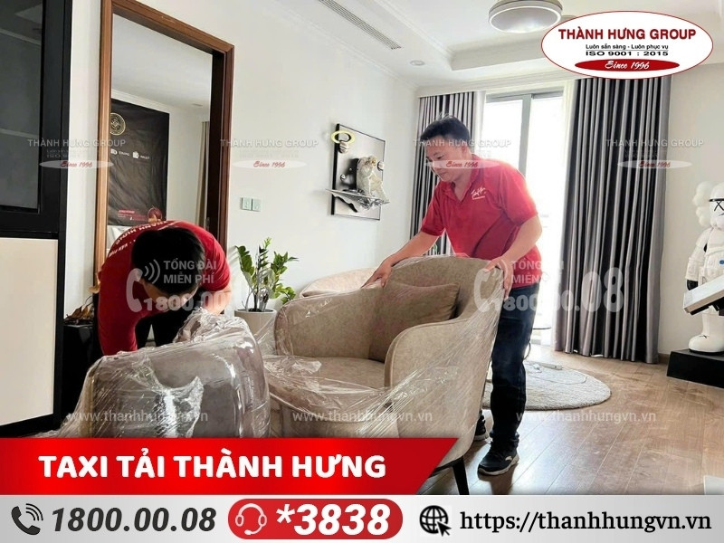 Chuẩn bị các thiết bị và dụng cụ hỗ trợ cần thiết giúp đảm bảo an toàn cho đồ đạc