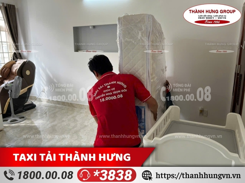 Các vật dụng cồng kềnh nên thuê dịch vụ để được bọc lót cẩn thận.