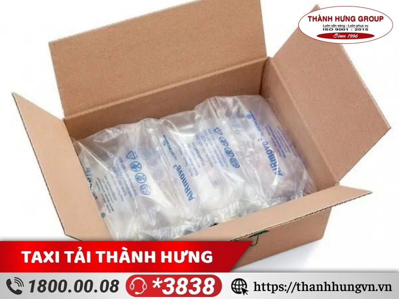 Chèn thêm vật liệu chống va đập, rung lắc vào các khoảng trống trong thùng