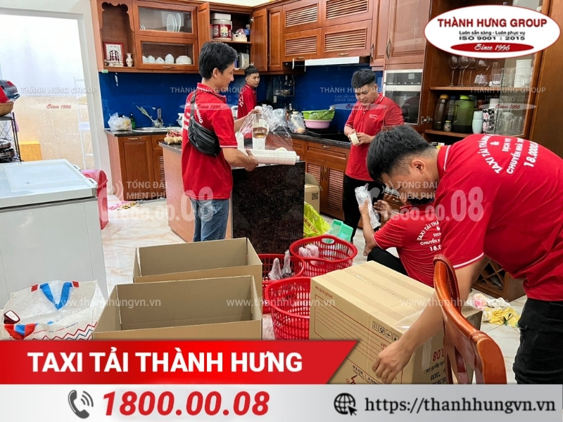 Chi phí mua dụng cụ/thuê nhân công đóng gói đồ đạc chuyển nhà.