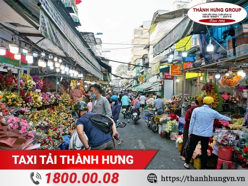 Chợ hoa Hồ Thị Kỷ là chợ đầu mối chuyên biệt về hoa.