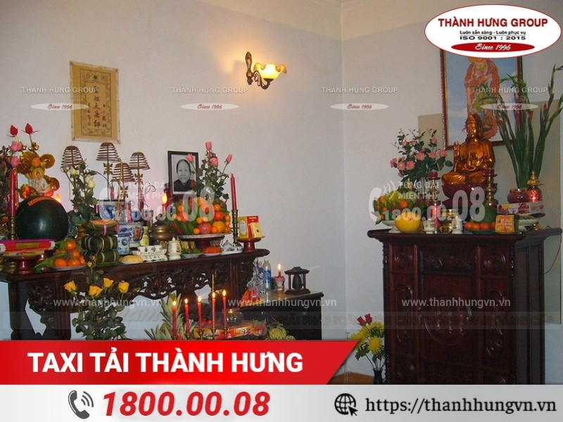 Chuẩn bị đầy đủ đồ lễ và chọn ngày tốt di chuyển bàn thờ.