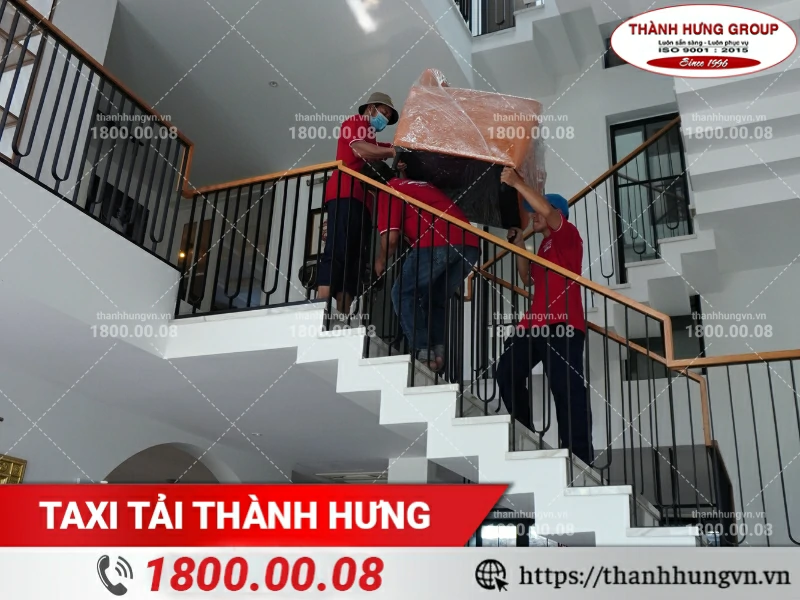 Di chuyển đồ đạc bằng đường thang bộ