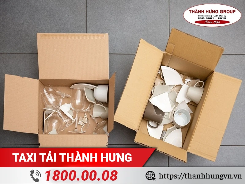 Cẩn trọng để tránh làm vỡ đồ đạc vào ngày đến nhà mới.