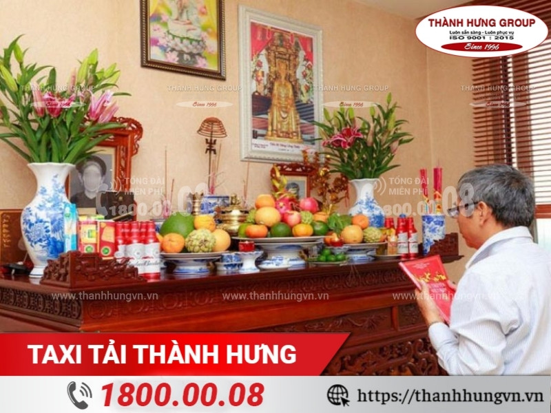 Cúng nhập trạch nhà mới.