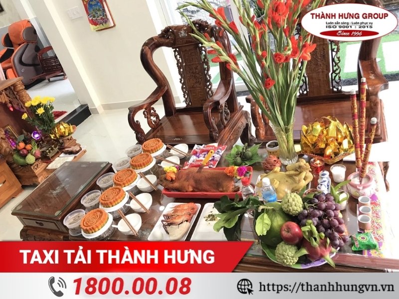 Cúng nhập trạch nhà mới đầy đủ, tươm tất.