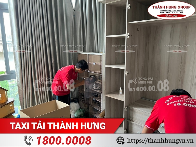 Taxi Tải Thành Hưng đảm bảo an toàn cho tài sản của khách hàng bằng cách đóng gói tỉ mỉ, cẩn thận.