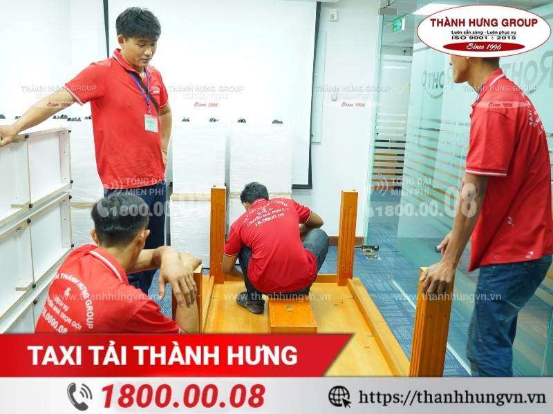 Thành Hưng cung cấp dịch vụ tháo lắp bàn ghế chuyển văn phòng chuyên nghiệp.