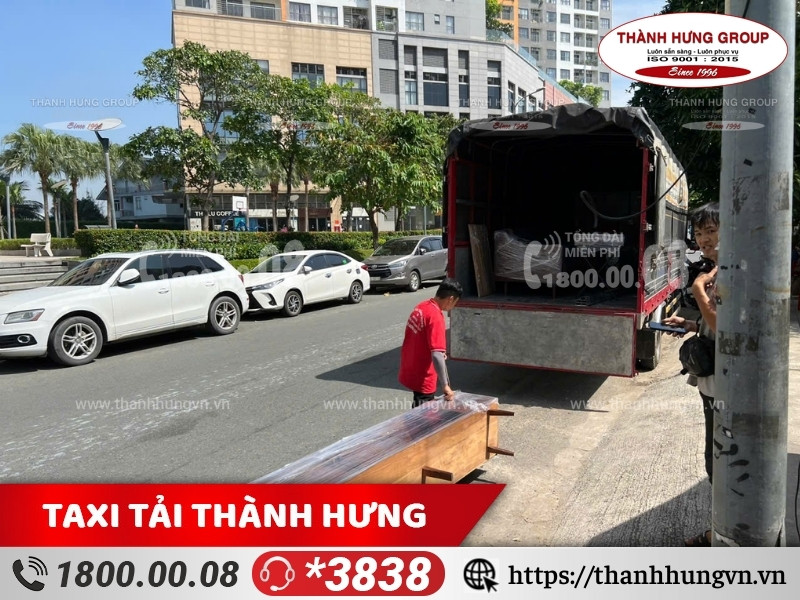 Dịch vụ vận chuyển cửa hàng nội thất Thành Hưng