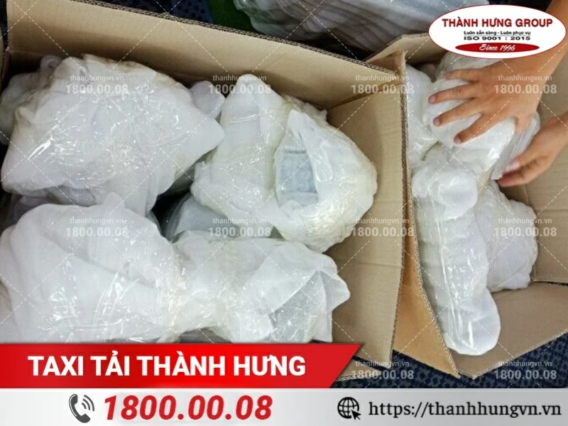 Đồ cổ phải được vệ sinh nhẹ nhàng, đóng gói cẩn thận và đệm lót kỹ càng.