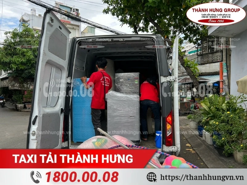 Liên hệ 1800.0008 để trải nghiệm dịch vụ vận chuyển tủ lạnh của Thành Hưng.