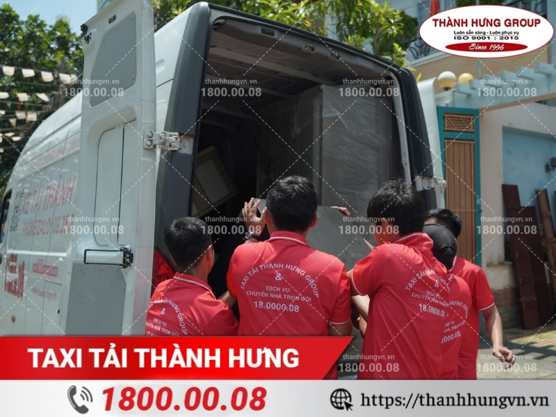Dịch vụ vận chuyển tủ thờ Thành Hưng có chi phí phải chăng, phù hợp với nhiều khách hàng.