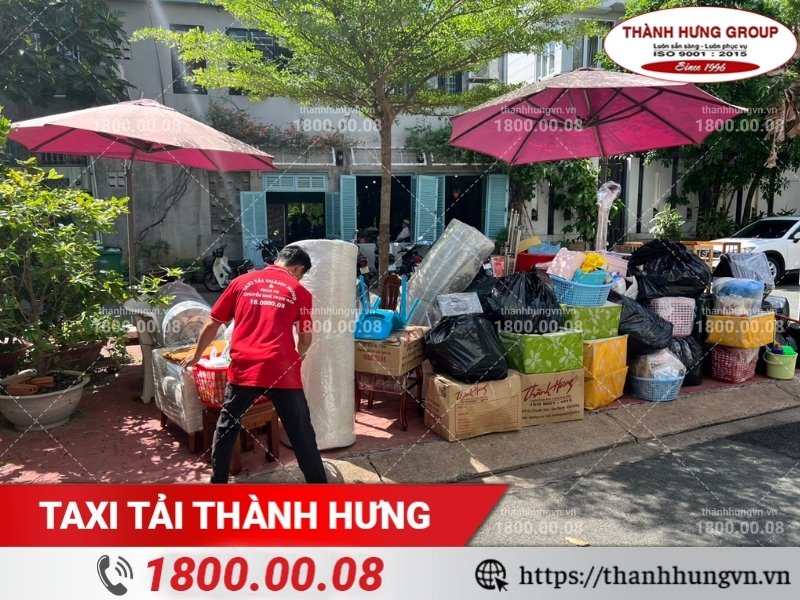Đồ đạc được đóng gói và bảo vệ an toàn.