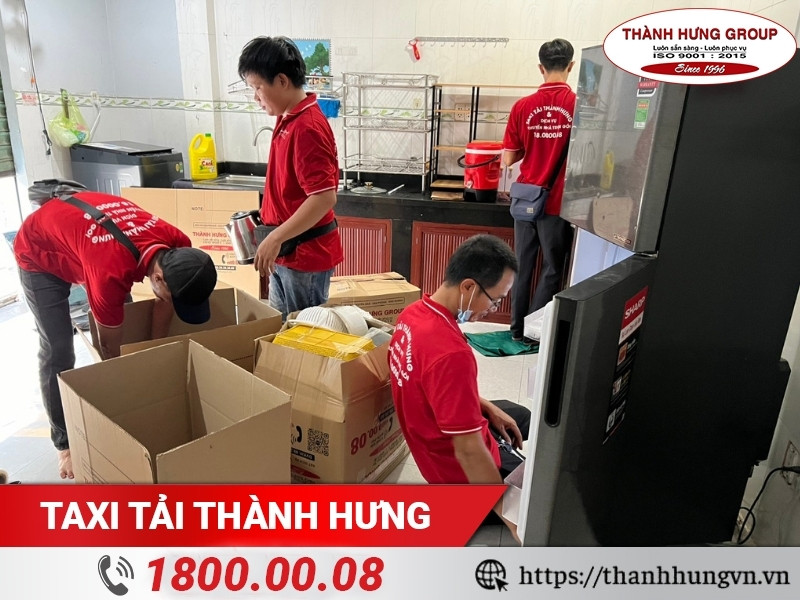 Đóng gói đồ dễ vỡ để đảm bảo an toàn cho người vận chuyển.