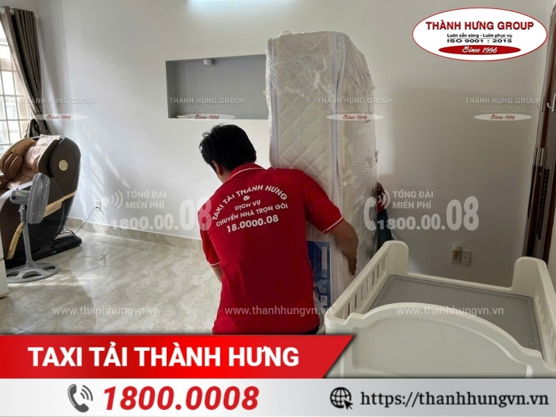 Nhân lực hỗ trợ vận chuyển nệm