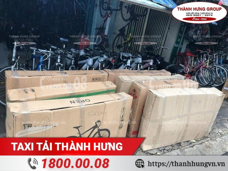 Các bộ phận của xe đạp được tháo rời và đóng gói riêng.