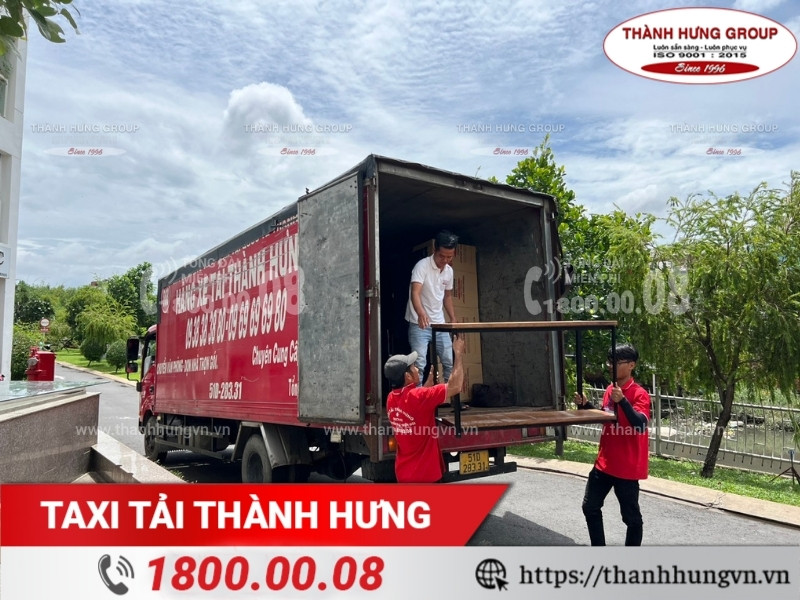 Hệ thống phương tiện, nhân sự chất lượng của Taxi Tải Thành Hưng.