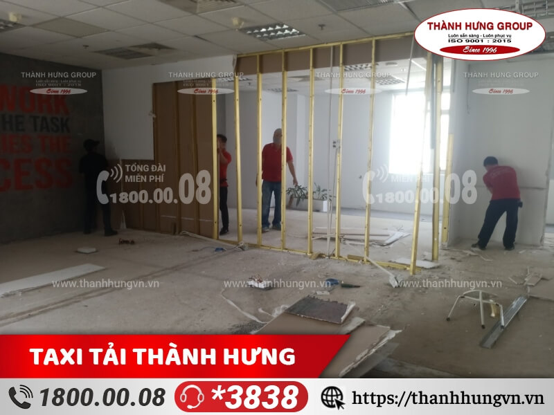 Hình ảnh quá trình thực hiện tháo dỡ hoàn trả mặ bằng văn phòng Thành Hưng