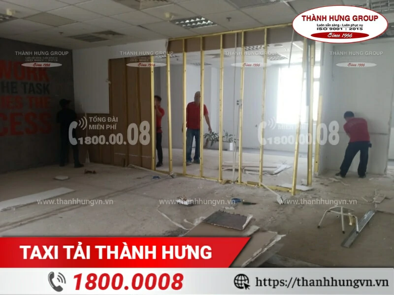 Hình ảnh quá trình thực hiện tháo dỡ hoàn trả mặ bằng văn phòng Thành Hưng