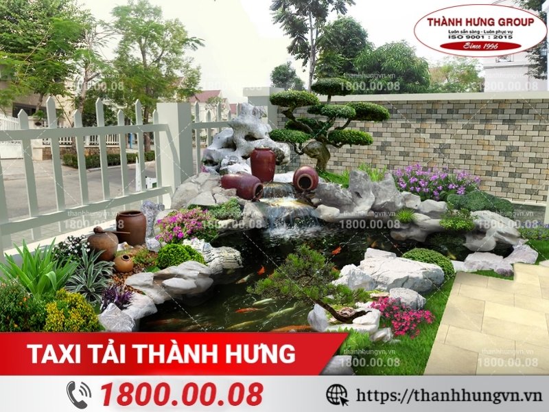 Hòn non bộ sân vườn có kích thước lớn, cấu trúc phức tạp.
