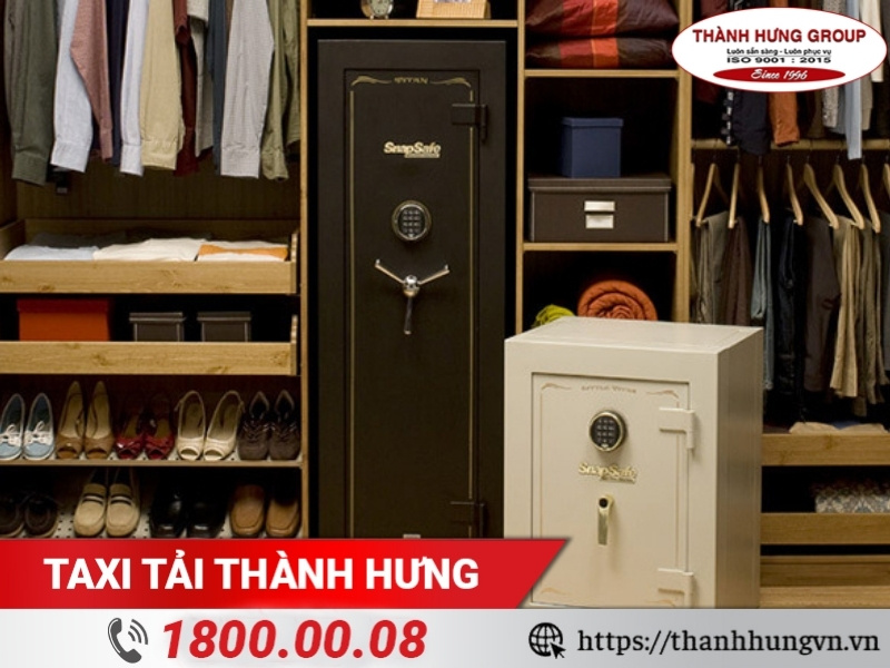 Két sắt âm tường nhỏ gọn, riêng tư. 