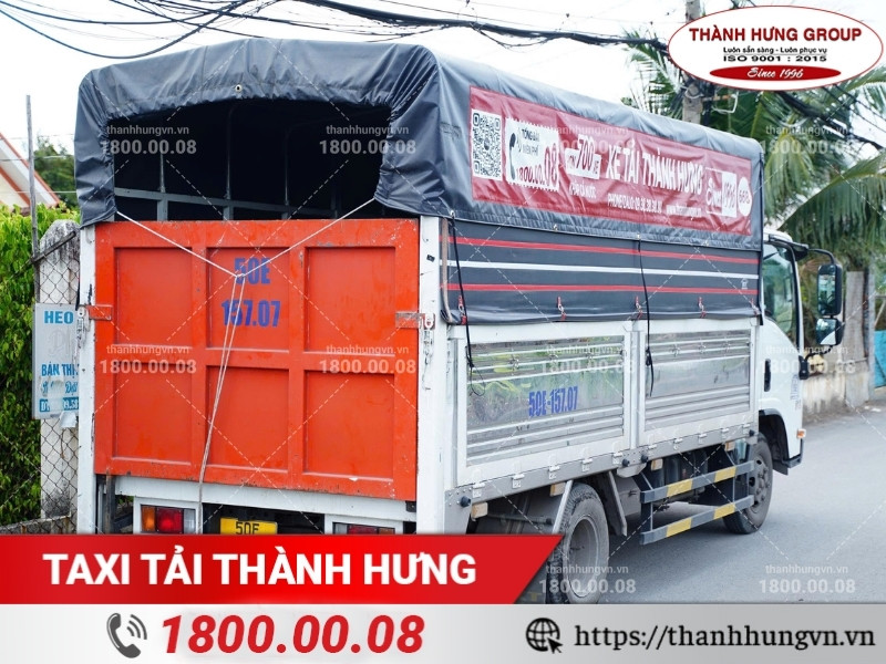 Khách hàng có thể chọn xe tải thùng kín hoặc thùng mui phủ bạt.
