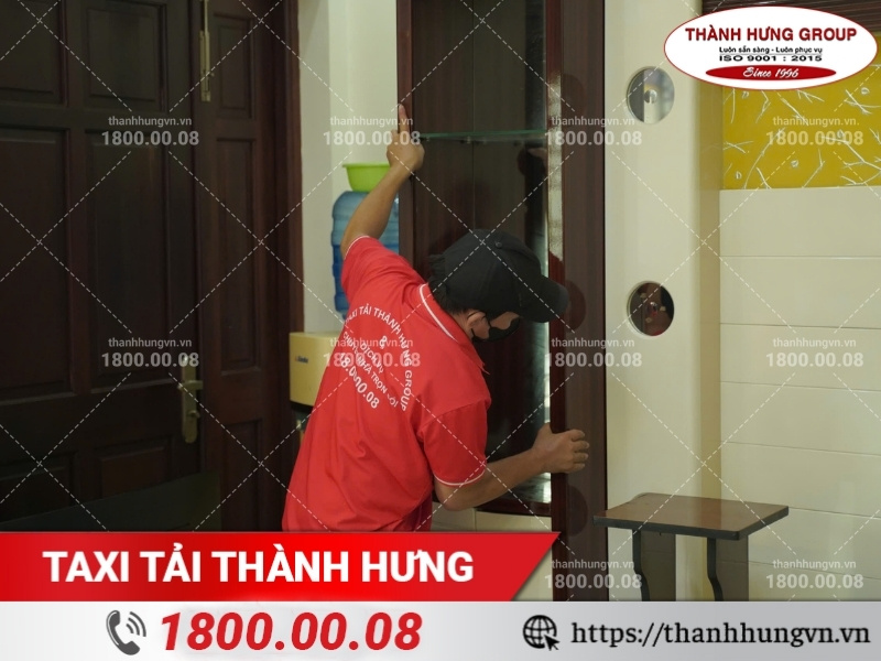 Khách hàng nên giám sát kỹ khâu tháo dỡ đồ đạc chuyển nhà.