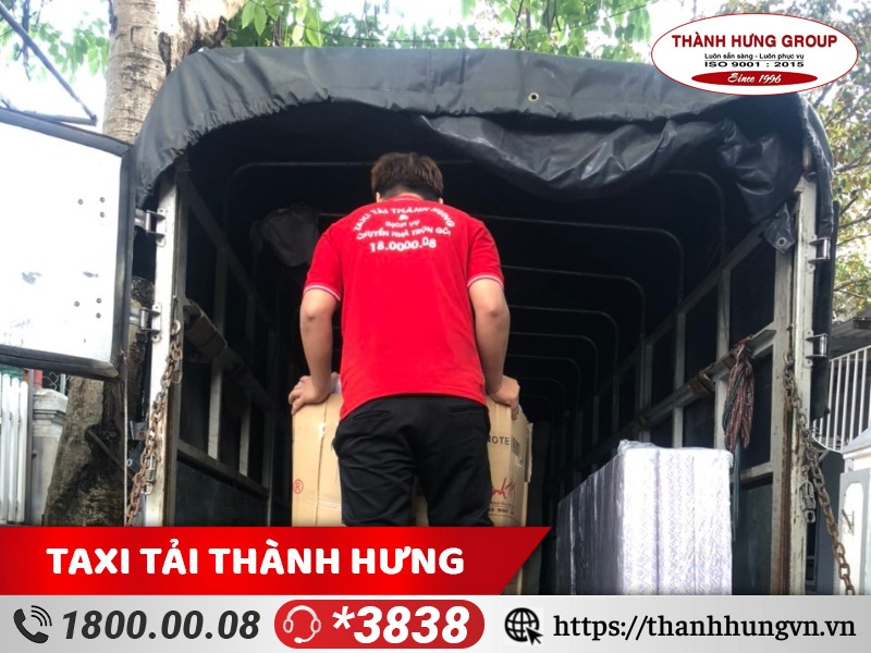 Khách hàng thuê xe tải 500kg (5 tạ) để chuyển nhà tại Thành Hưng