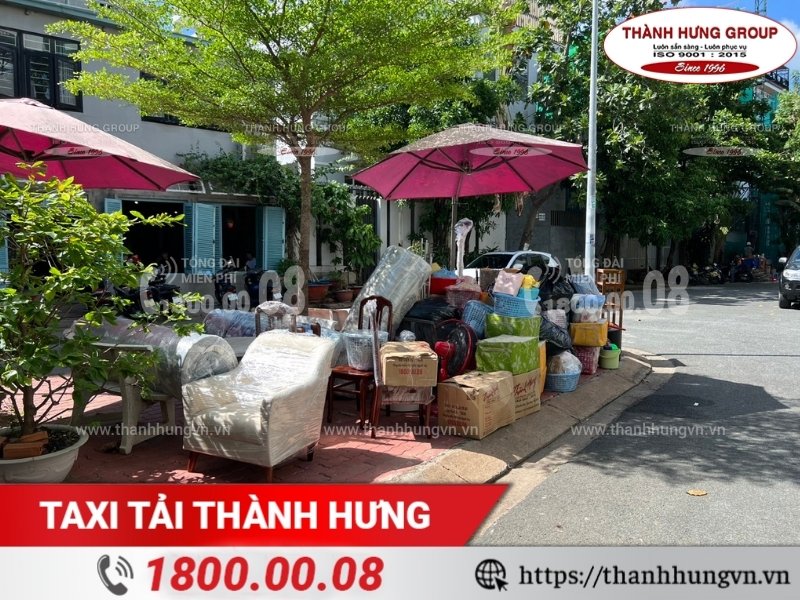 Khảo sát để ước lượng khối lượng đồ đạc chuyển nhà.