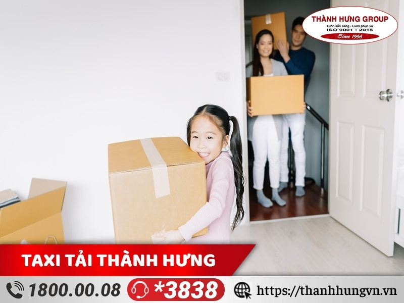 Khi chuyển nhà đường dài cần ưu tiên mang theo ít đồ đạc.