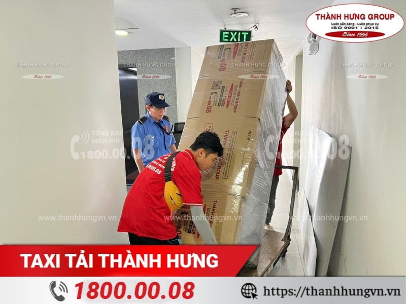 Làm việc với ban quản lý khi chuyển nhà chung cư.