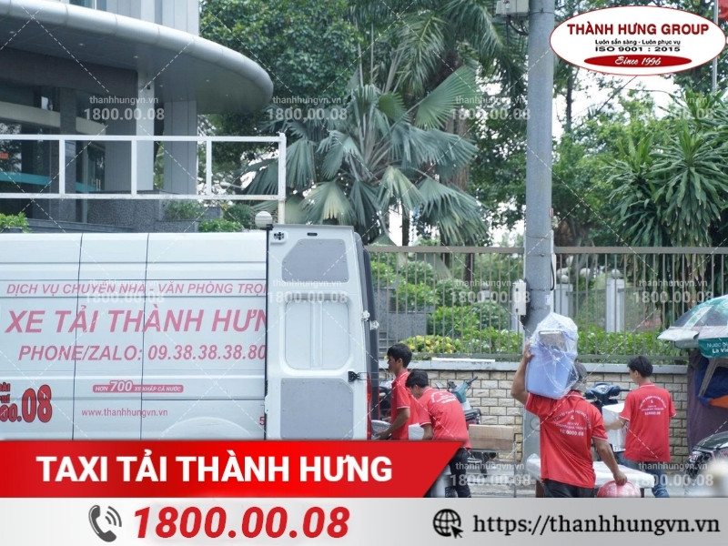 Liên hệ hotline 1800.0008 để tham khảo dịch vụ thuê bốc vác theo giờ Thành Hưng.