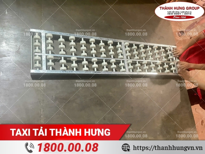 Lợi ích của băng tải con lăn trong vận chuyển hàng hoá