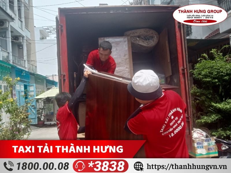 Chuyển văn phòng quận 8 giá rẻ tại Taxi Tải Thành Hưng