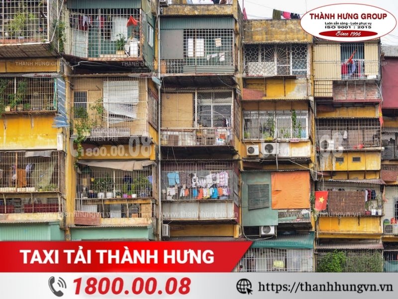 Mật độ dân cư đông, không gian sinh hoạt hạn chế tại khu tập thể là trở ngại lớn khi chuyển nhà tại Hà Nội.