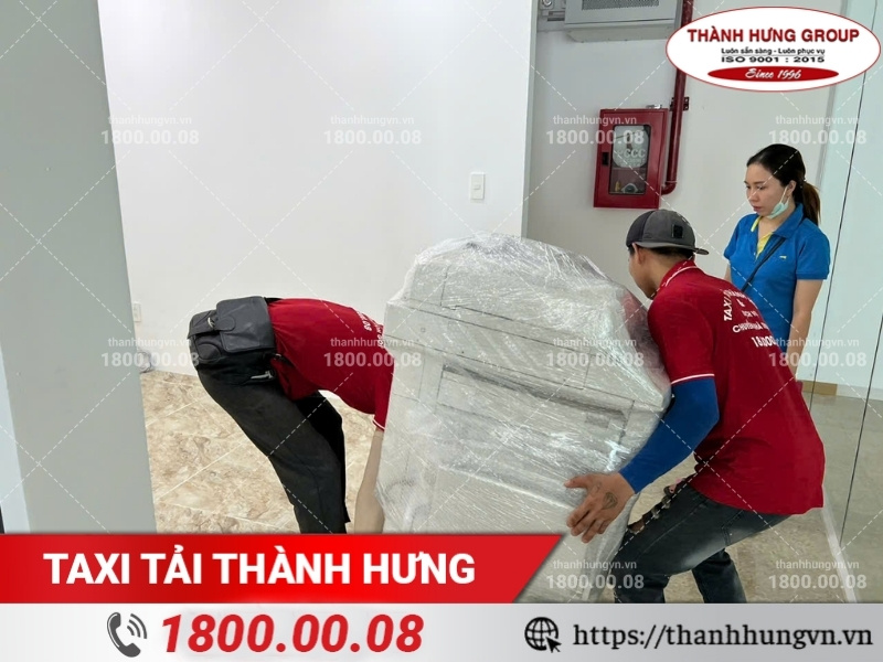 Máy photocopy được bảo quản trong thùng carton Thành Hưng chắc chắn.