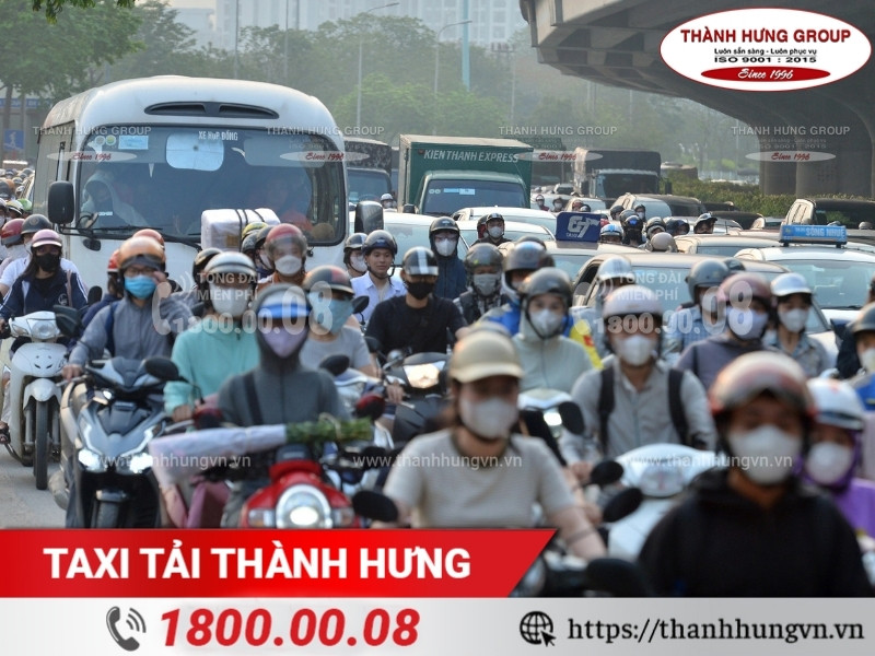 Nên chuyển nhà ngoài giờ hành chính để tránh tắc đường tại Hà Nội.