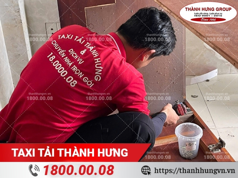 Nhân sự Thành Hưng có kinh nghiệm tháo lắp chuyển kho xưởng.