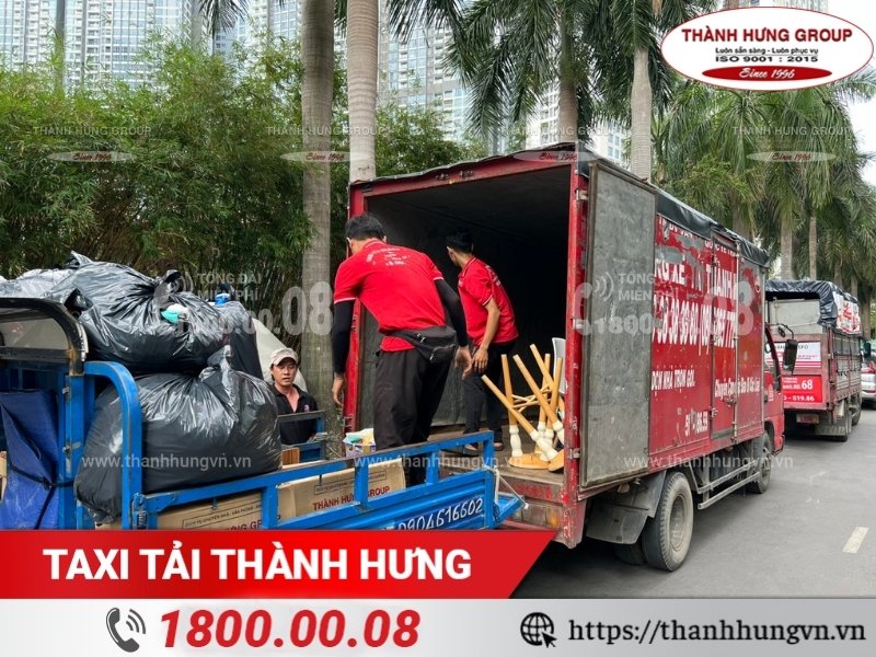 Nhân viên Thành Hưng bốc xếp chuyên nghiệp, tận tình.