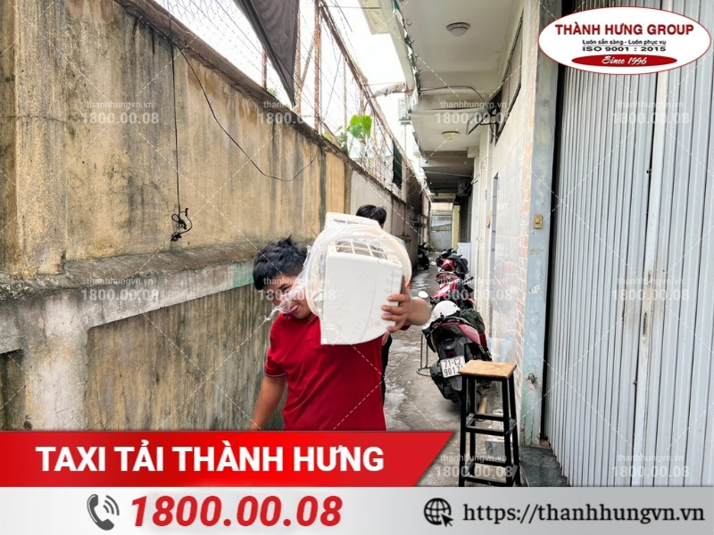 Nhân viên Thành Hưng có kinh nghiệm tháo lắp máy lạnh chuyên nghiệp.