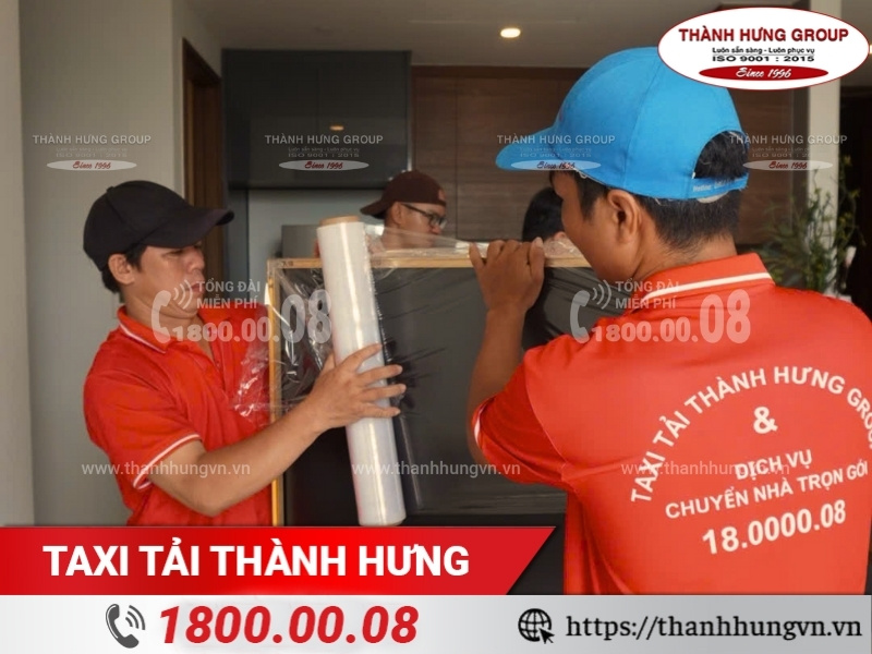 Nhân viên Thành Hưng khảo sát trước khi chuyển nhà để đưa ra phương án phù hợp.