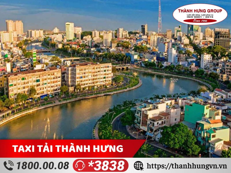 Quận 3 sở hữu vị trí địa lý tương đối thuận lợi và nằm gần các quận trung tâm khác