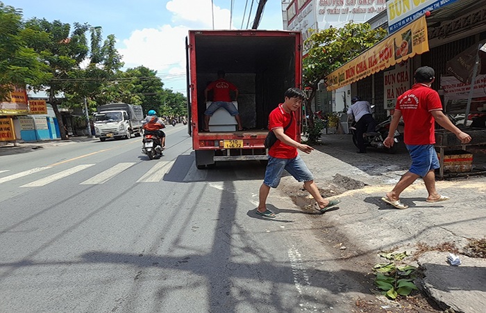 Nhu cầu thuê xe tải chở hàng thùng dài 6m ngày càng được nhiều người quan tâm lựa chọn.