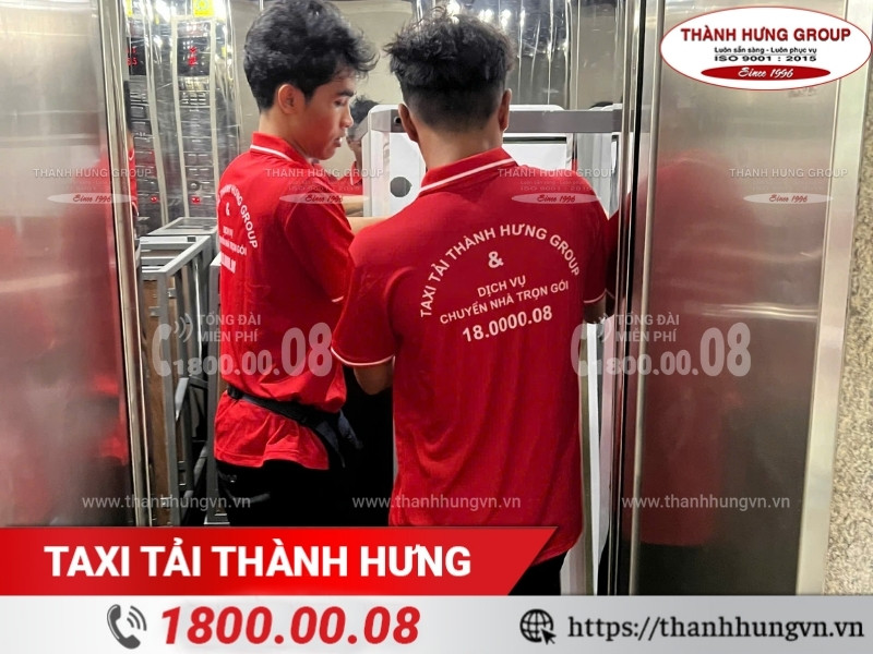 Những lưu ý khi vận chuyển tủ nhôm kính qua cầu thang hoặc chung cư