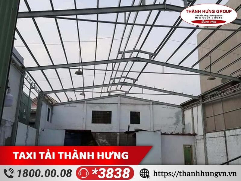 Tháo dỡ nhà xưởng là quá trình phá dỡ một phần hoặc toàn bộ kho xưởng đã cũ hoặc hư hỏng