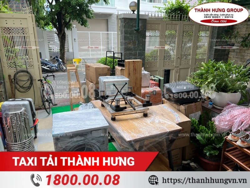 Phân loại đồ đạc khi chuyển nhà để có phương án đóng gói phù hợp, đảm bảo an toàn tài sản.